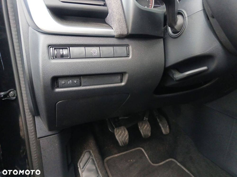Nissan Qashqai - 25