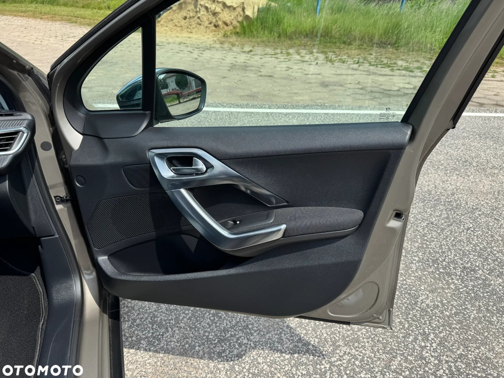 Peugeot 2008 1.2 PureTech Allure Pack S&S - 27