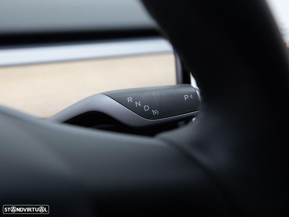 Tesla Model Y RWD - 18