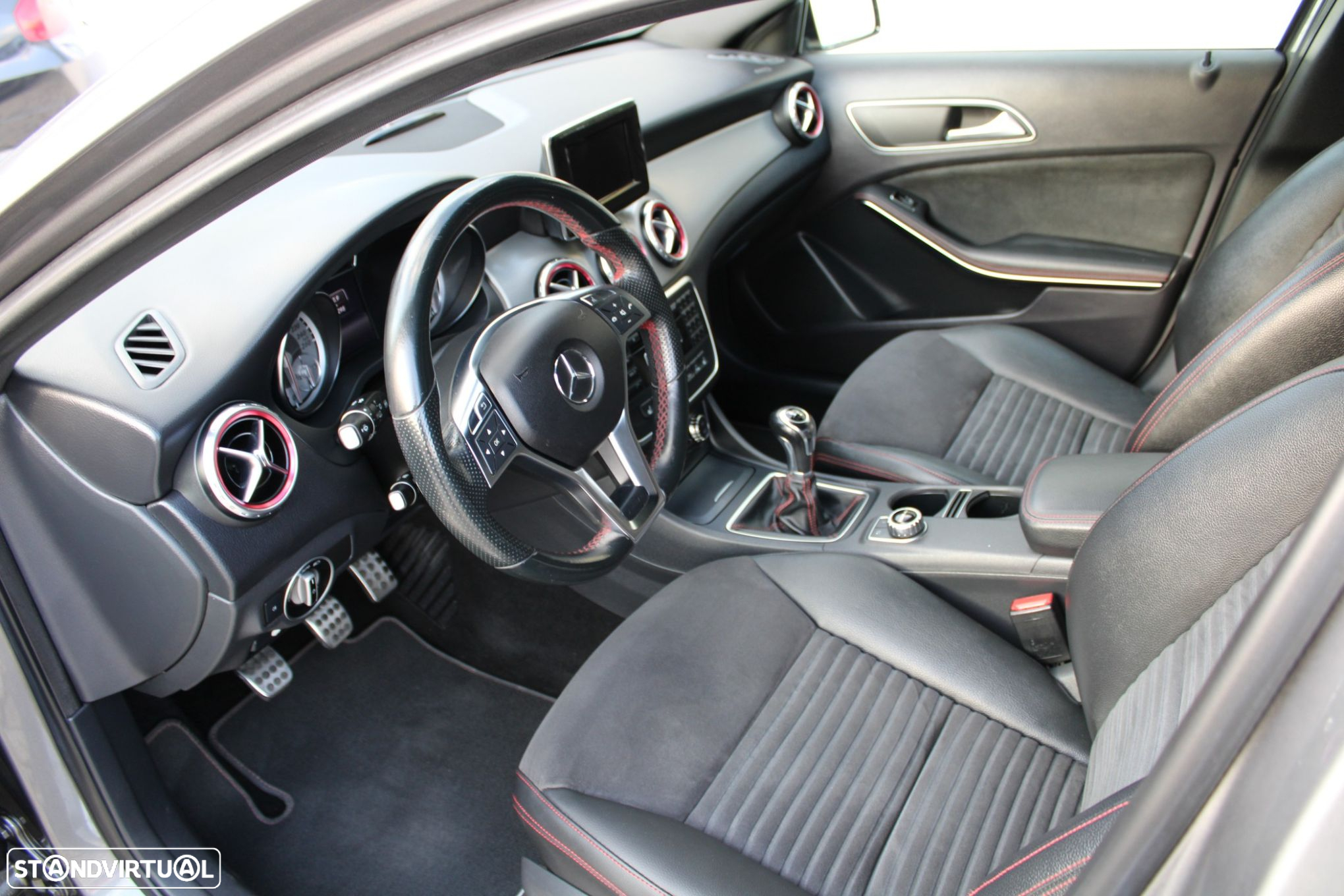 Mercedes-Benz GLA 200 CDi AMG Line - 4