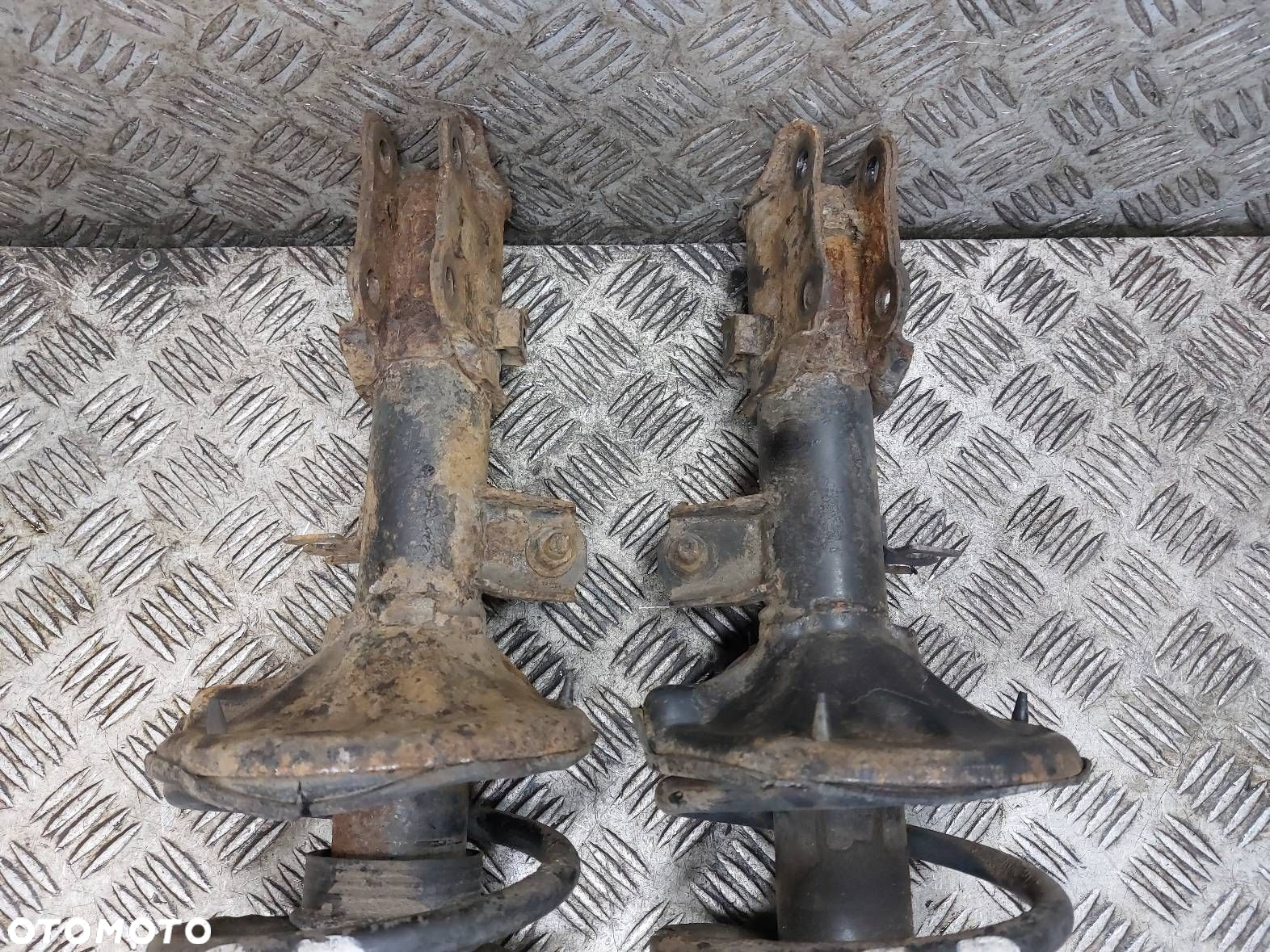 AMORTYZATOR + SPRĘŻYNA LEWY PRZÓD + PRAWY PRZÓD GETZ I 1.1 12V - 4