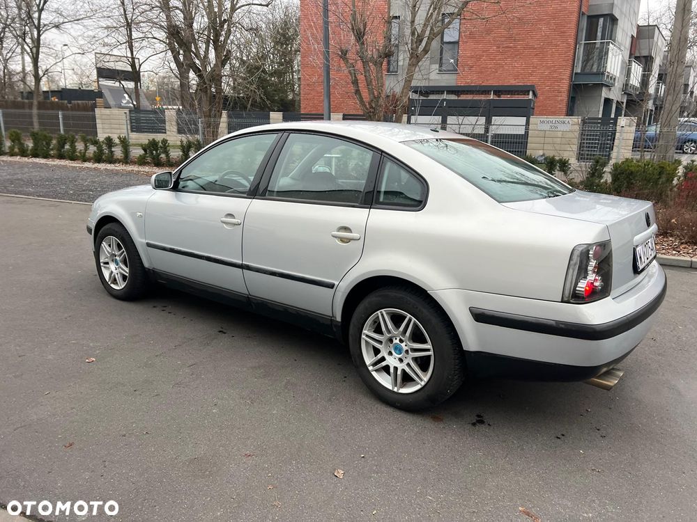 Volkswagen Passat 1.8T Trendline - 17