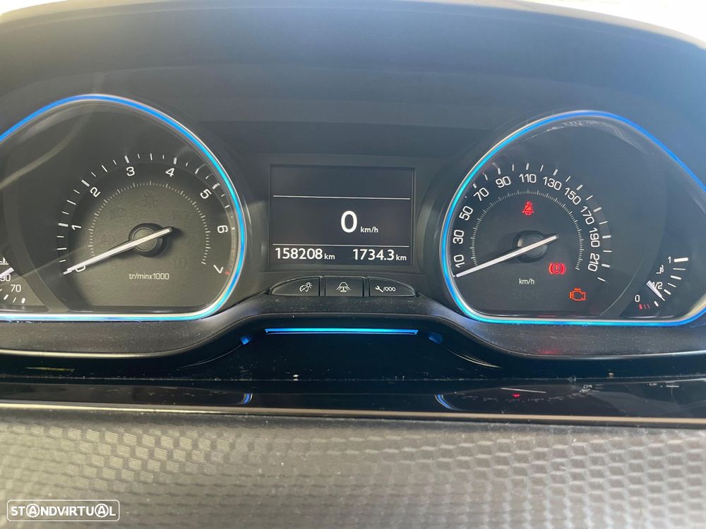 Peugeot 2008 1.2 PureTech Allure - 10