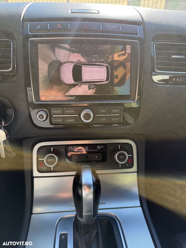 Volkswagen Touareg - 13