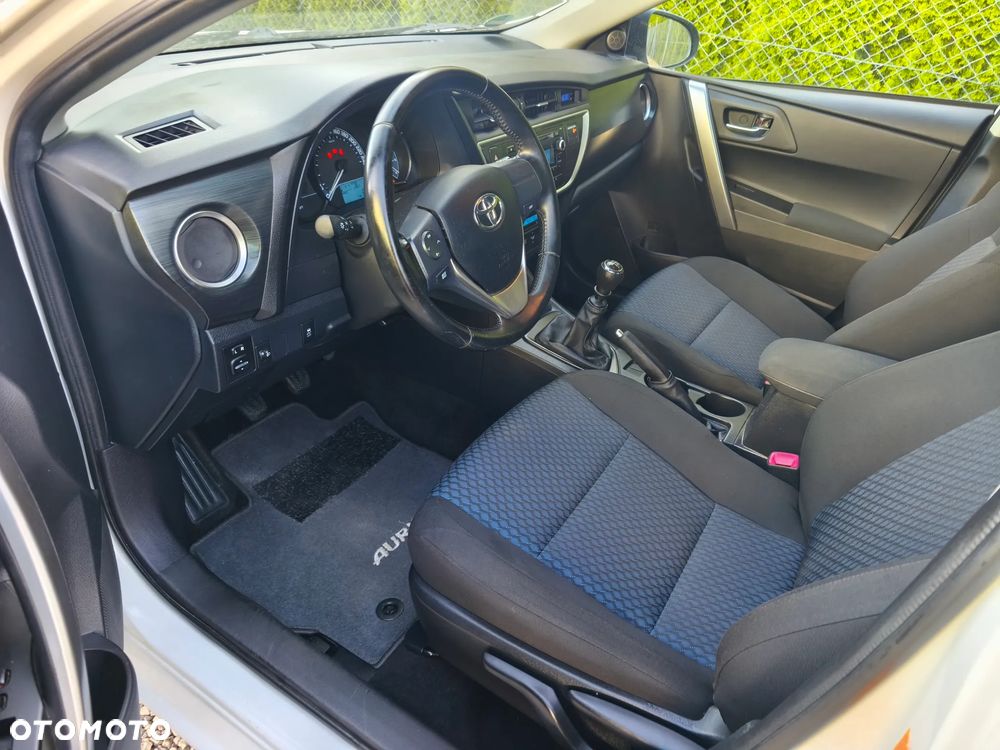 Toyota Auris 1.33 Dual-VVT-i Edition - 17