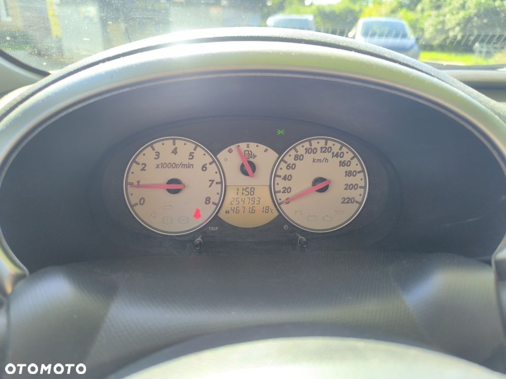 Nissan Micra - 5