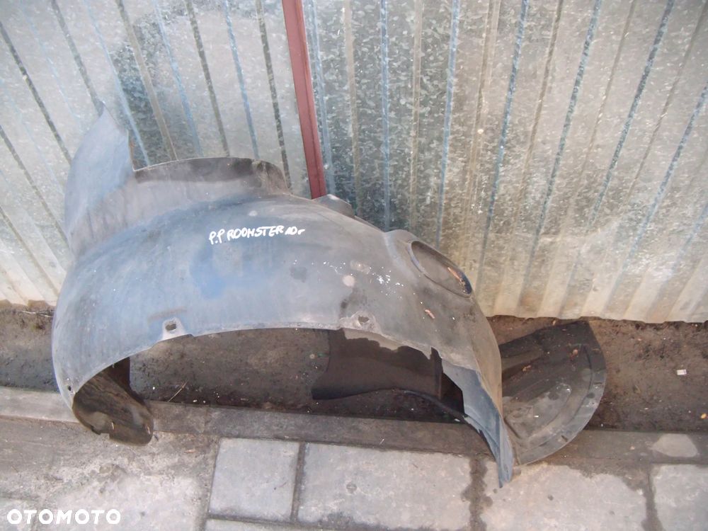 skoda roomster 10r nadkole prawy przód 5j0809962a