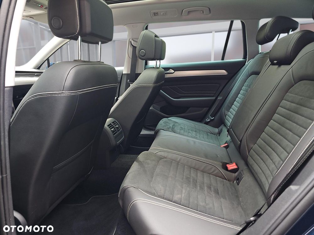 Volkswagen Passat Variant 2.0 TDI Elegance DSG - 10