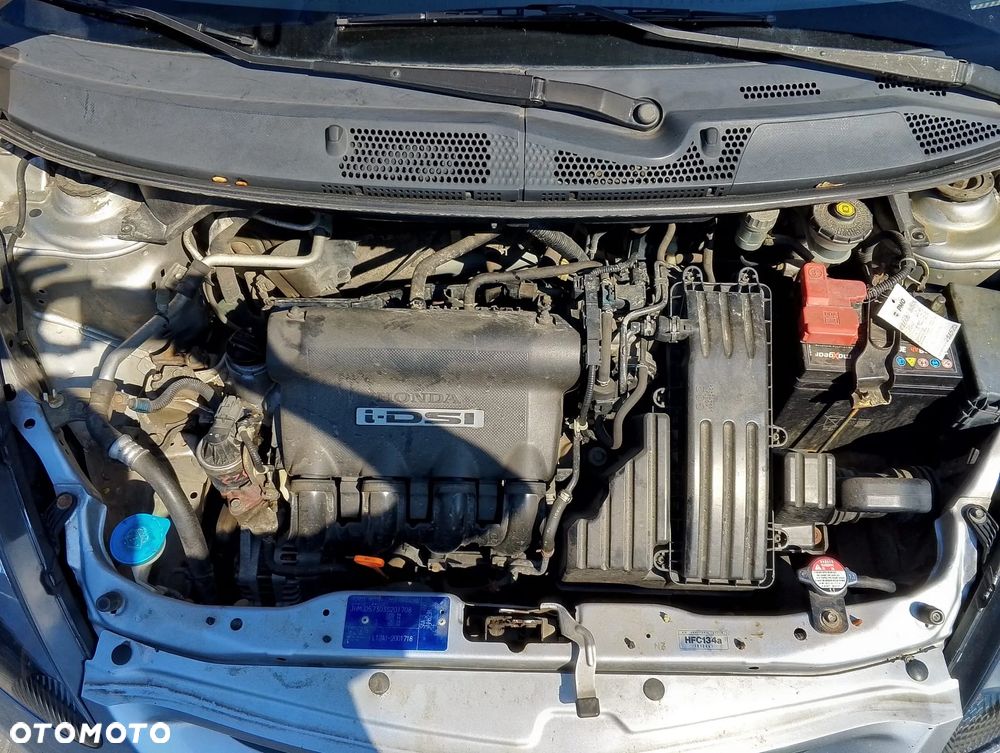 Honda Jazz II (02-05r.) 1.2B 77KM. Silnik L12A1 (L12A4) Skrzynia lakier NH623M - SATIN SILVER.Cały na części. GWARANCJA !!!  Przód Tył Zestaw Komplet Drzwi Klapa Zderzak Błotnik Maska Grill Atrapa Szyba Pas Lampa Lusterko Boczki Fotel Kanapa Kokpit Deska Rozdzielcza Przełącznik Włącznik Sterownik Przewody Wiązka Instalacja Moduł Komputer Czujnik Listwa Pompa Alternator Wtryski Głowica Rozrusznik Kompresor Sprzęgło Dwumas Silnik Skrzynia ABS Klimatyzacji Paliwa Wspomagania Kolektor Turbina Przepustnica Zawór Chłodnica Koło Hak Belka Sanki Zawieszenie Mcpherson Półoś Amortyzator Wydech Tłumik Zacisk Most - 10