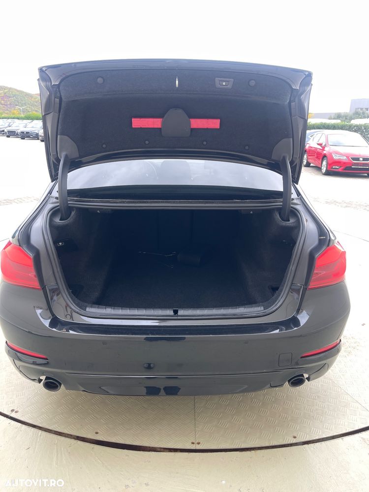BMW Seria 5 520d xDrive AT - 24
