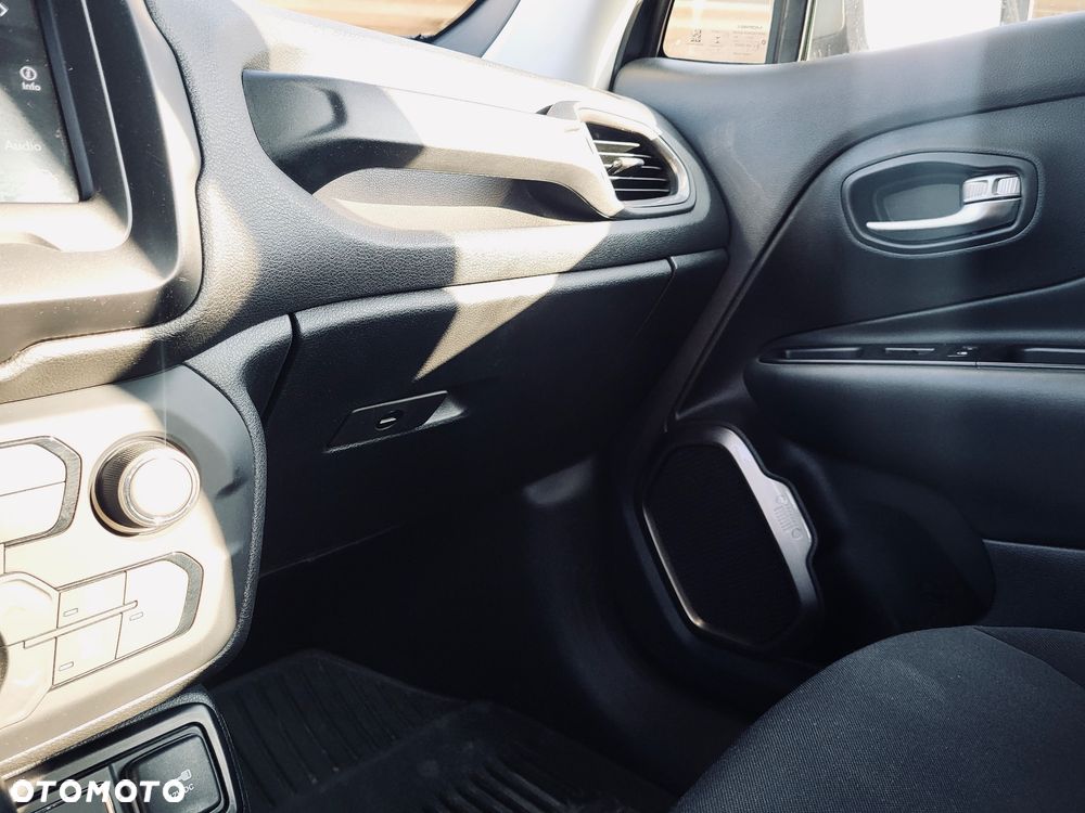 Jeep Renegade - 11