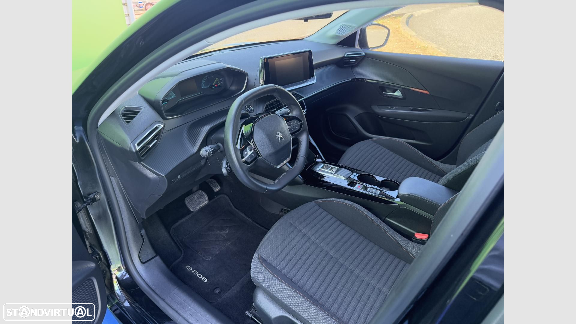 Peugeot e-208 - 10
