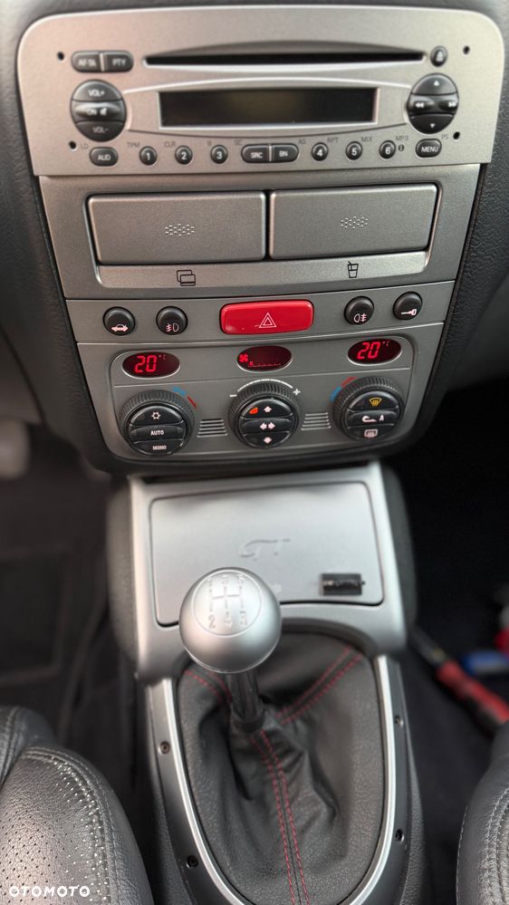 Alfa Romeo GT 2.0 JTS Distinctive Sportiva - 6