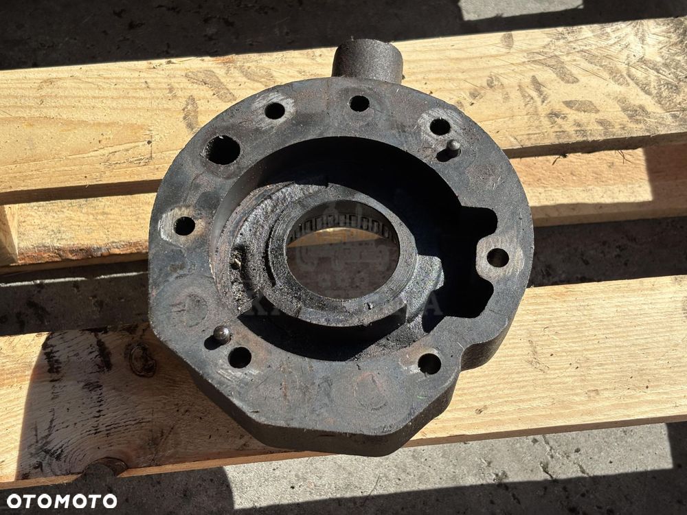 John Deere 6110 6130 6810 6910 7530 Obudowa Pompy Oleju Olejowej R109001 AL239894 - 2
