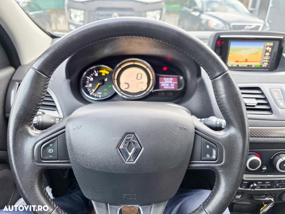 Renault Megane dCi 110 FAP Paris Business - 22