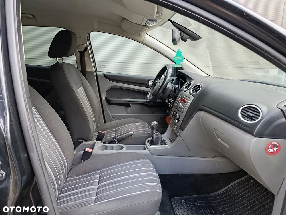 Ford Focus 1.6 16V Style+ - 16