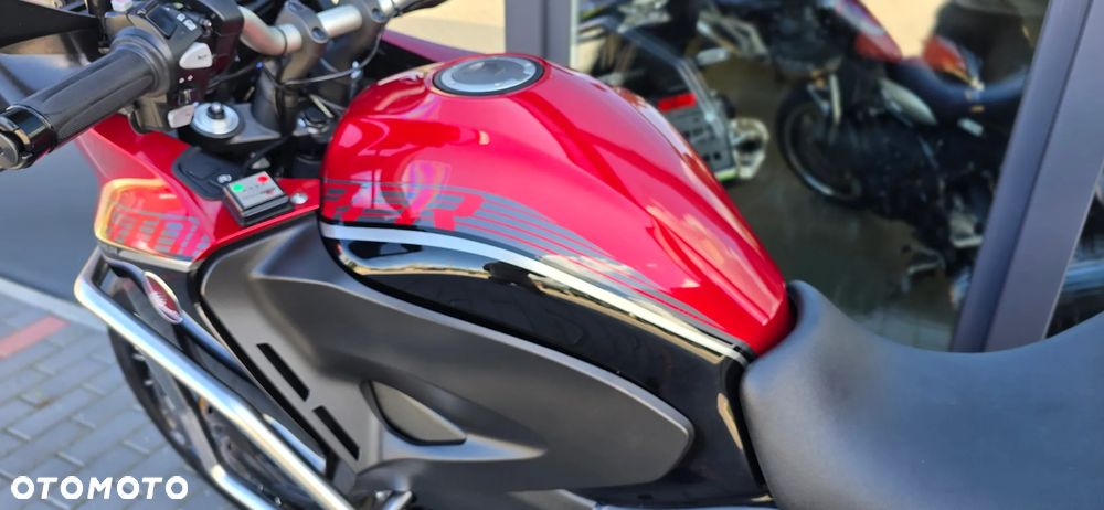 Honda VFR - 35