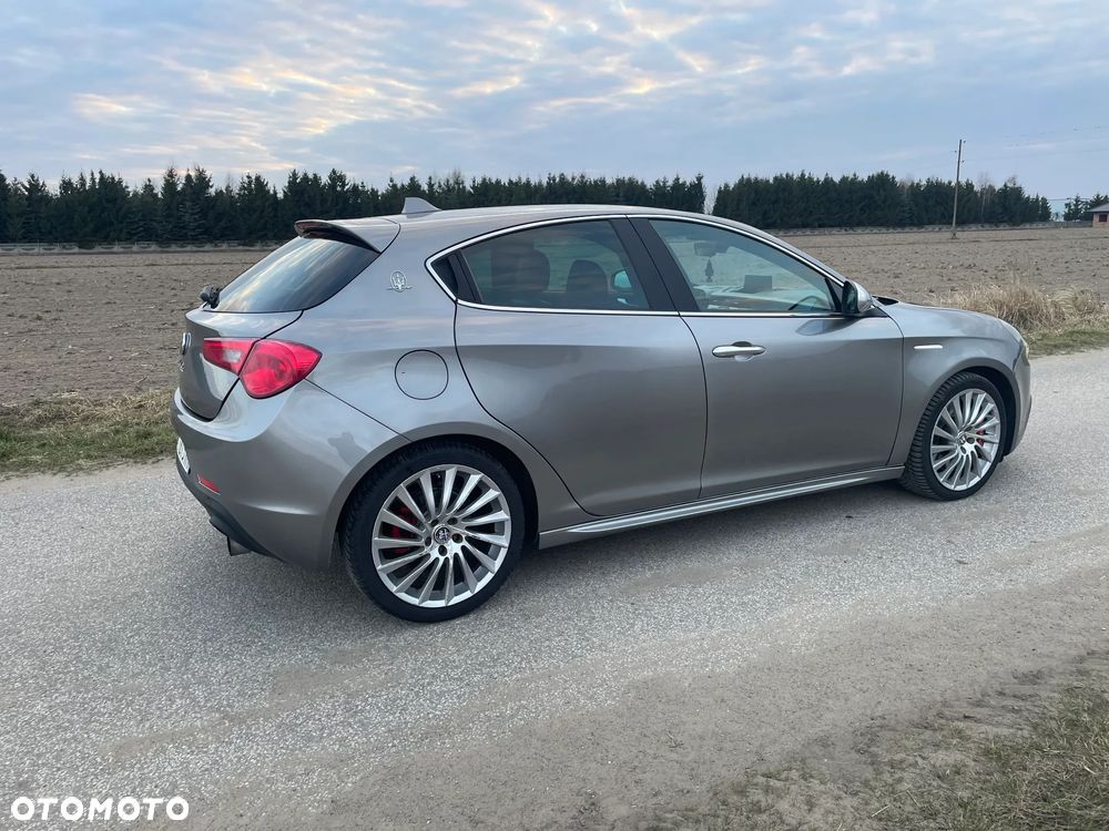 Alfa Romeo Giulietta 1750 TBi Quadrifoglio Verde - 8