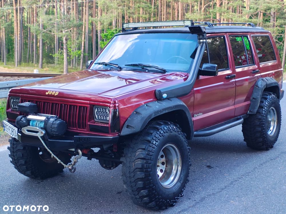 Jeep Cherokee - 19