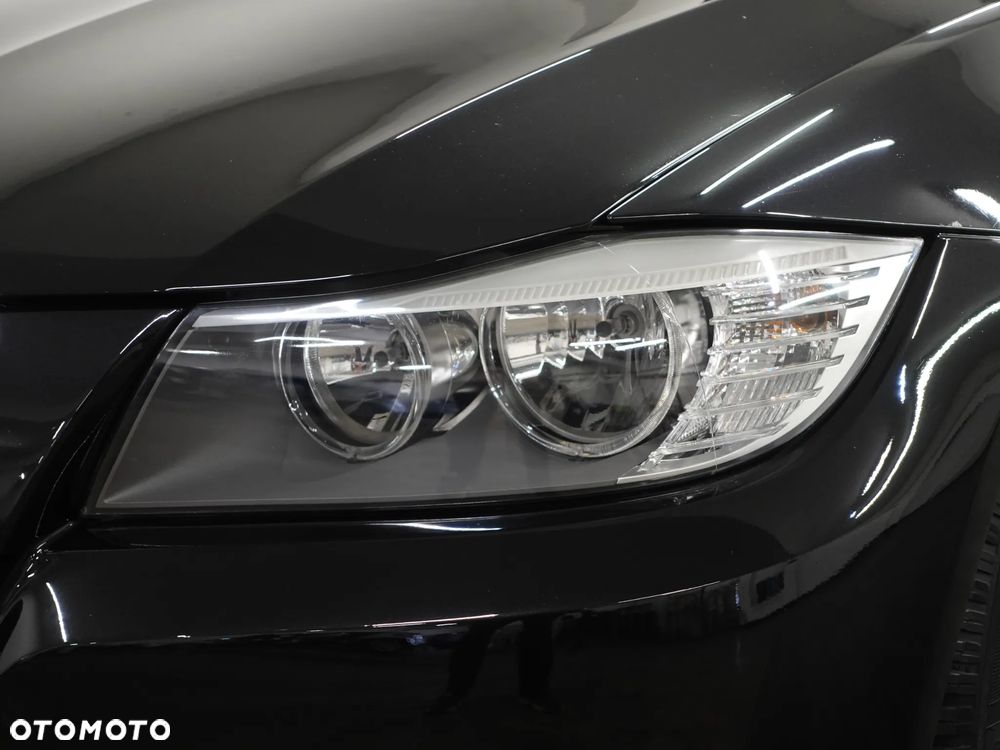 BMW Seria 3 318i - 13