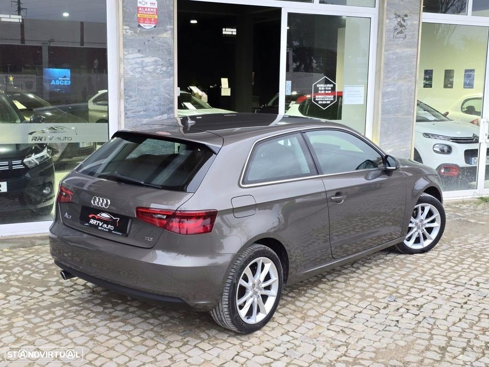 Audi A3 1.6 TDI S tronic design - 4