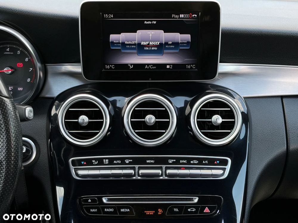 Mercedes-Benz Klasa C 180 9G-TRONIC AMG Line - 29