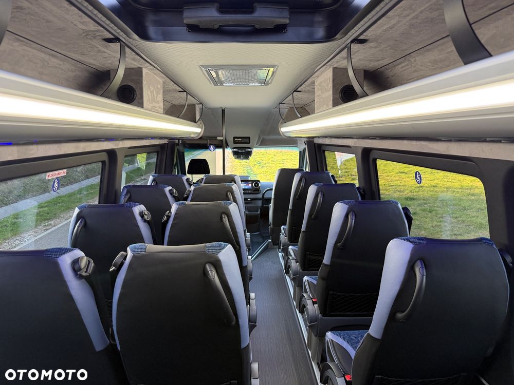 Mercedes-Benz Sprinter 519 - 25