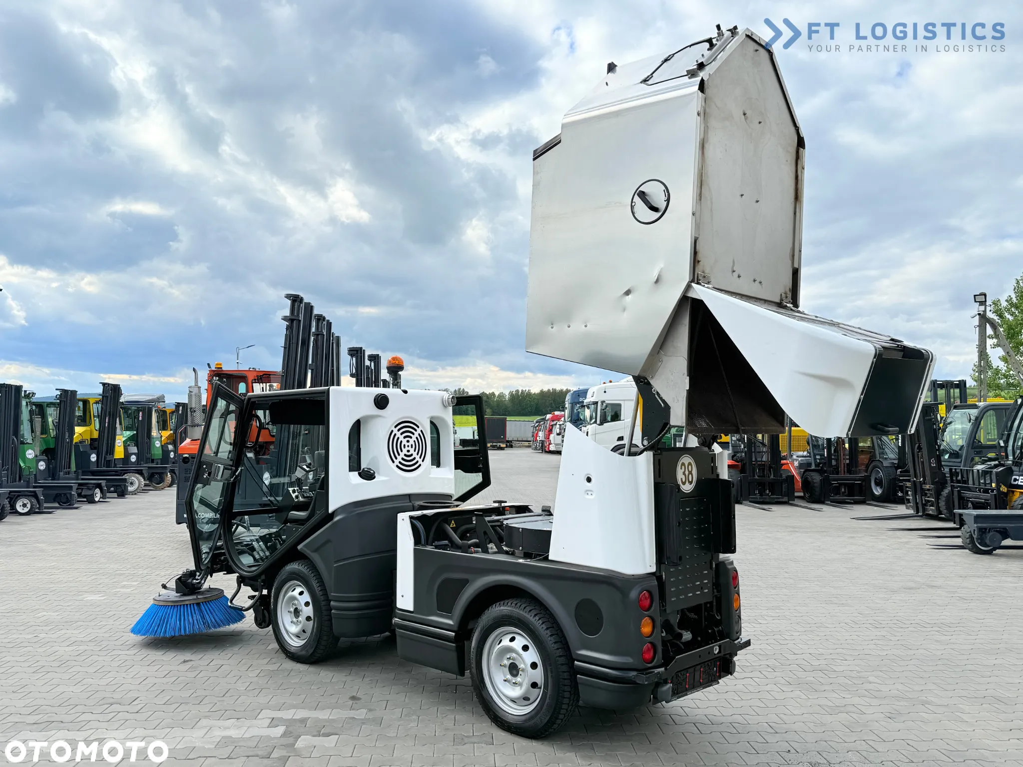 Inny Nilfisk City Ranger 3500 – Zamiatarka Komunalna Przegubowa | Rok 2017 | Tylko 442 mth | Diesel | 4x4 - 35