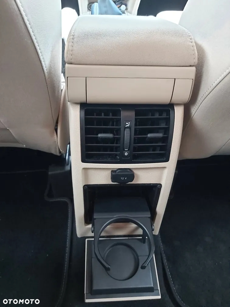 Volkswagen Touran - 9