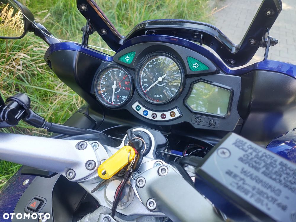 Yamaha FJR - 6