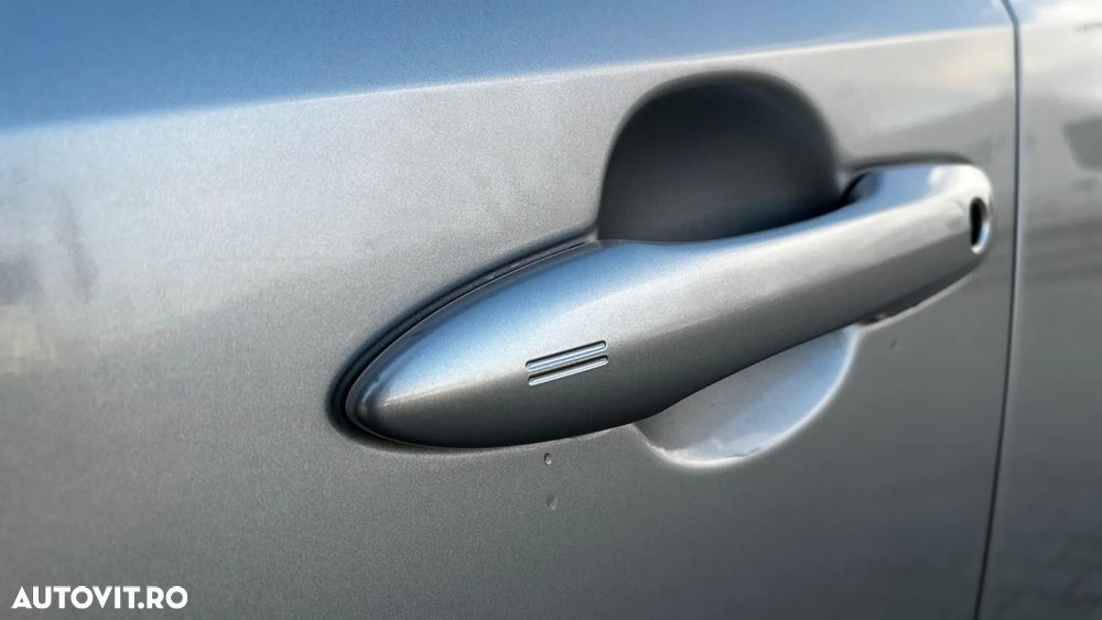 Toyota Corolla 1.8 HSD Exclusive interior Negru - 13