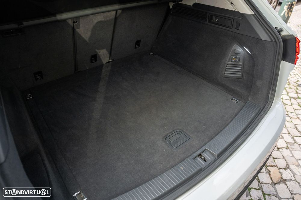 VW Touareg 3.0 TDI V6 Elegance Plus - 27