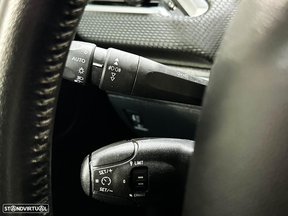 Peugeot 208 1.2 PureTech Allure - 36