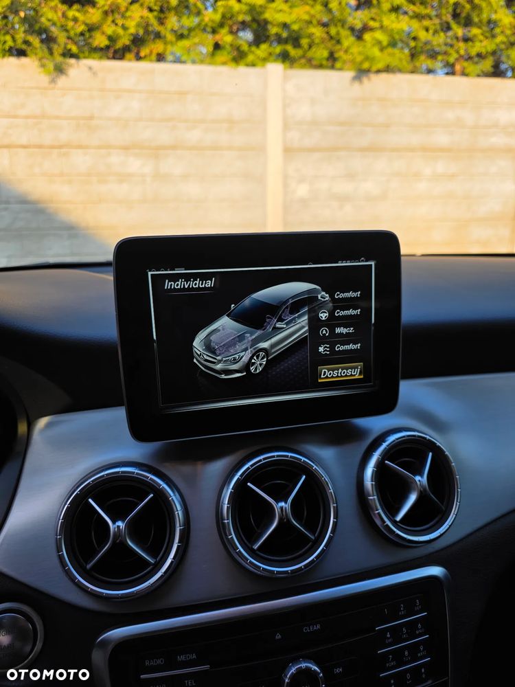 Mercedes-Benz CLA 180 7G-DCT AMG Line - 28