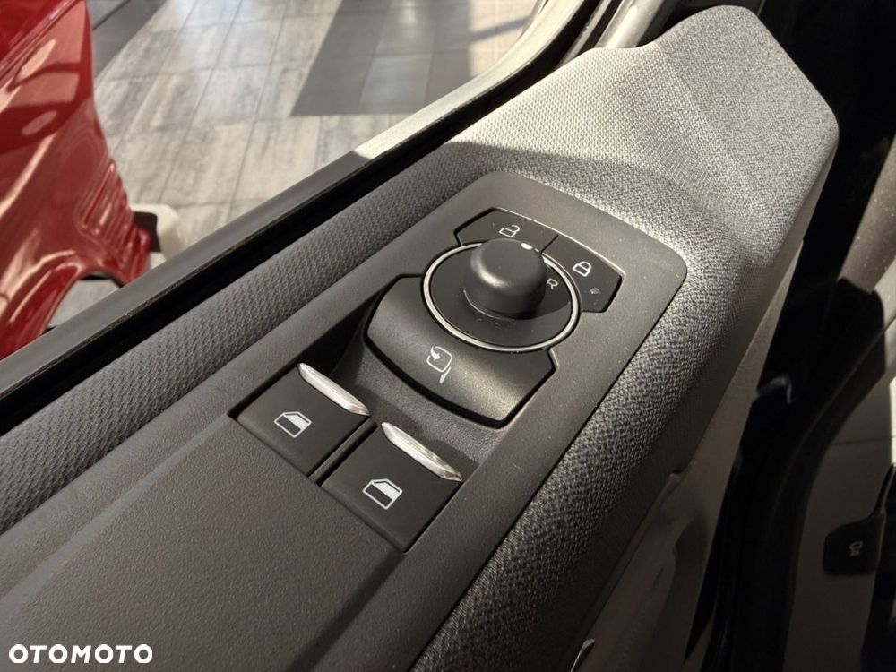 Ford Tourneo Custom - 15