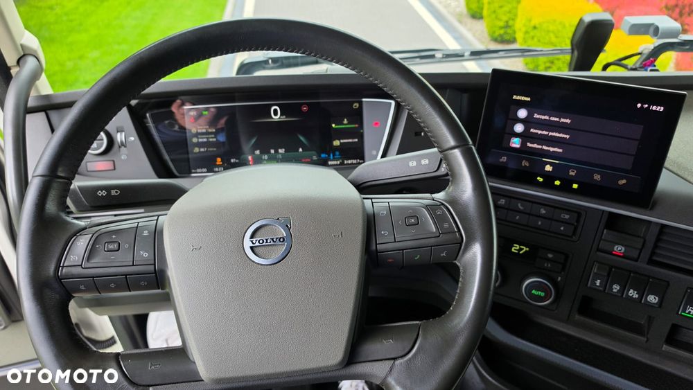 Volvo VOLVO///FH///500///2023/// GLOBETROTTER///XXL///1 TURBINA/// NOWE OPONY///KLIMATYZACJA POSTOJOWA///ZABUDOWY MIĘDZYOSIOWE///KAMERA/// VIRTUAL COCPIT///TABLET///STAN  BARDZO DOBRY - 32
