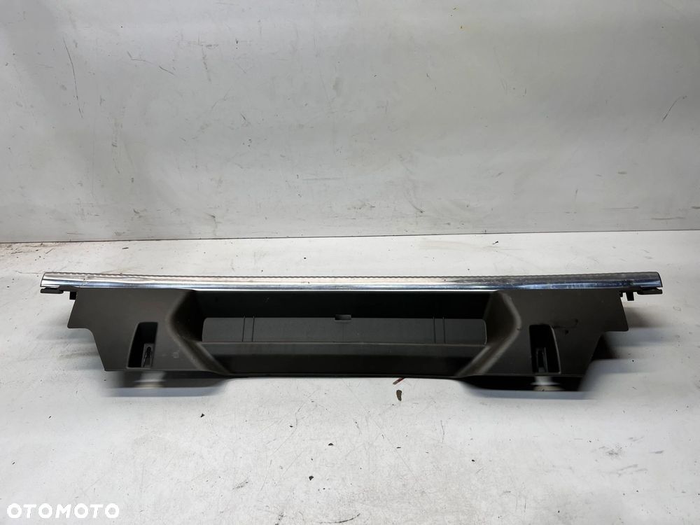 OSŁONA PROGU BAGAŻNIKA AUDI Q5 8R 8R0864513C BEŻOWA - 1