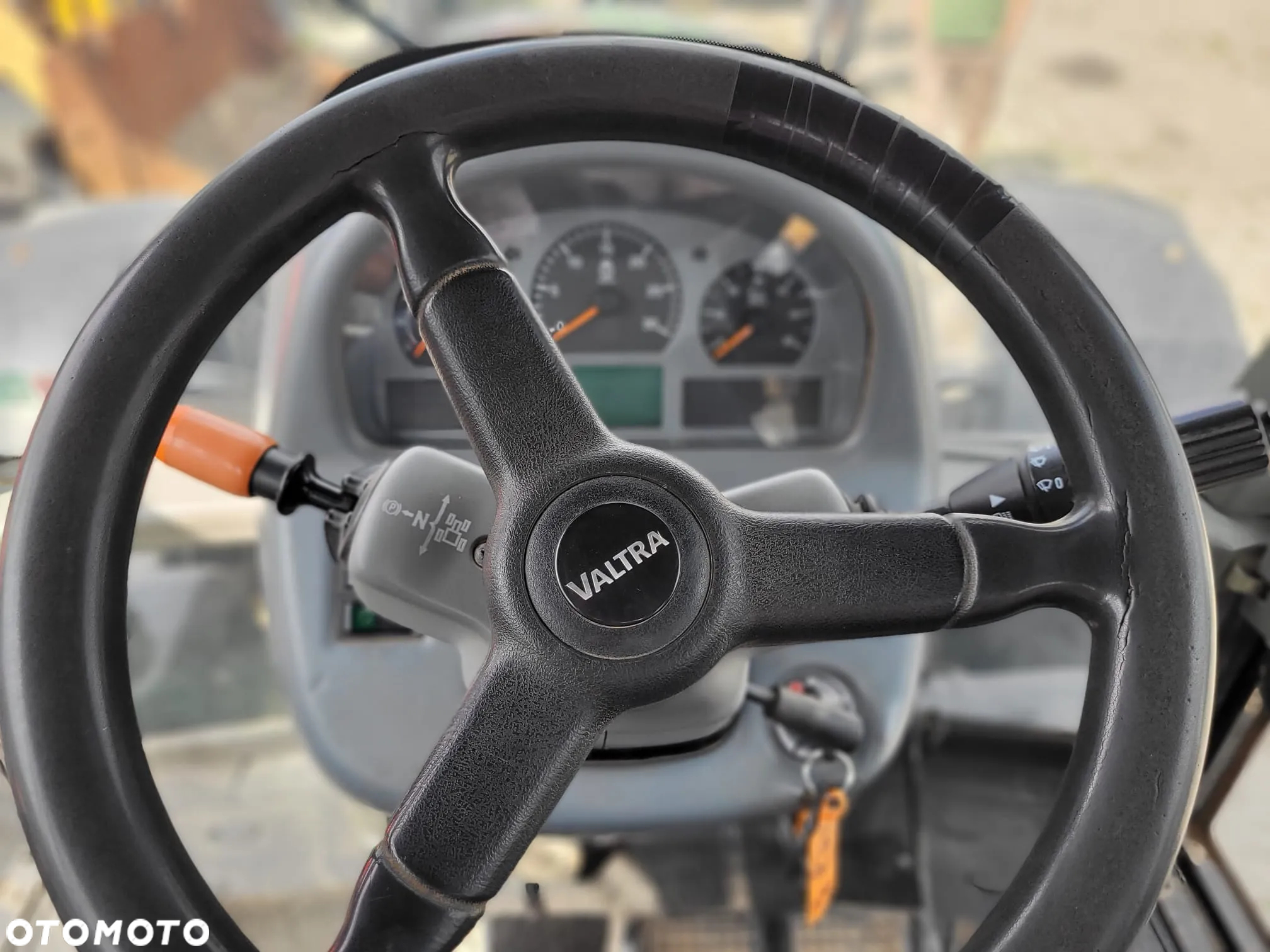 Valtra N121 - 12