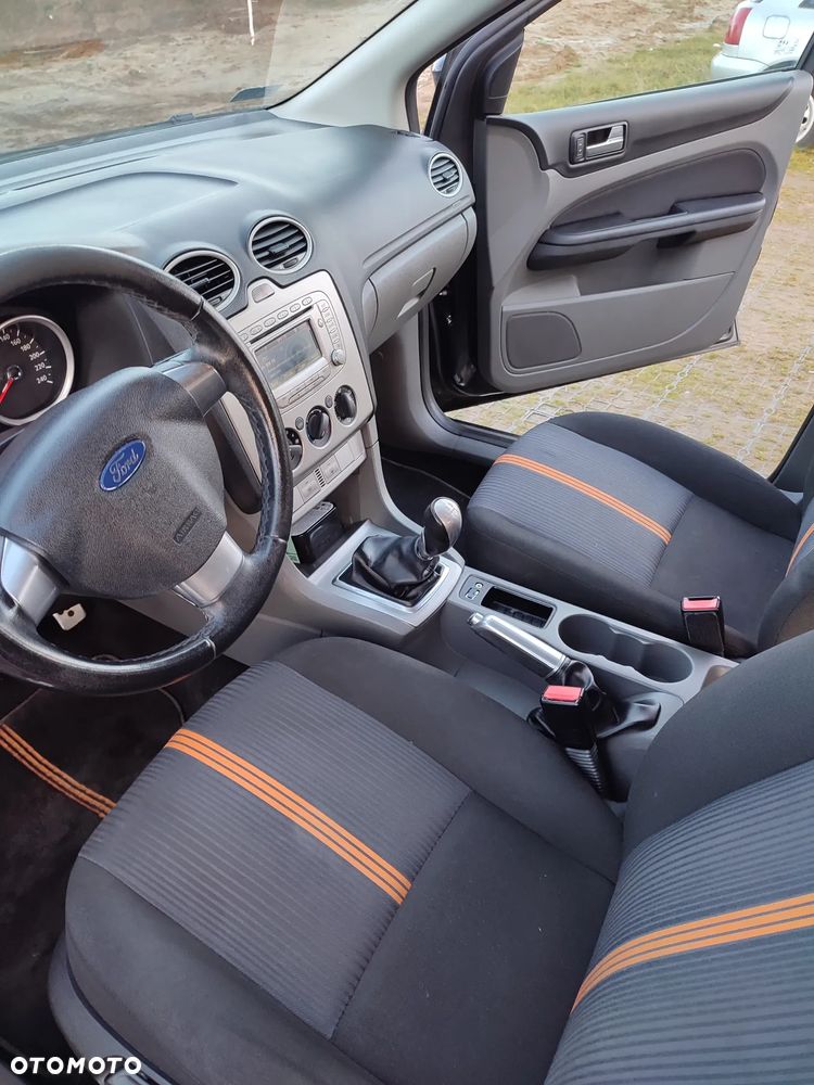 Ford Focus 1.6 Trend EU5 - 14