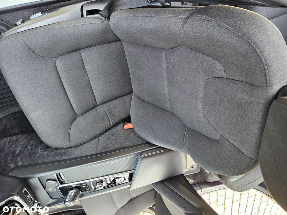 Volvo V60 D4 Momentum Pro - 31