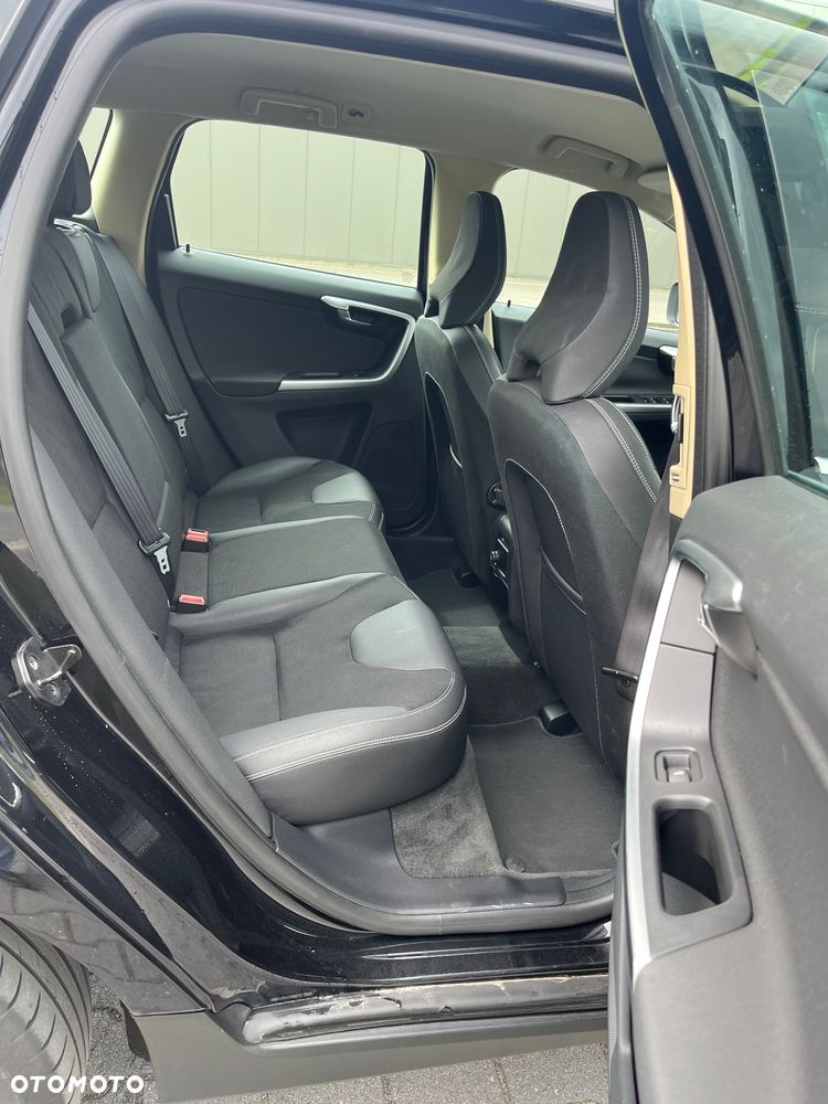 Volvo XC 60 D3 Momentum - 25