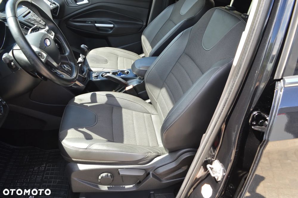 Ford Kuga 1.6 EcoBoost 2x4 Titanium - 22