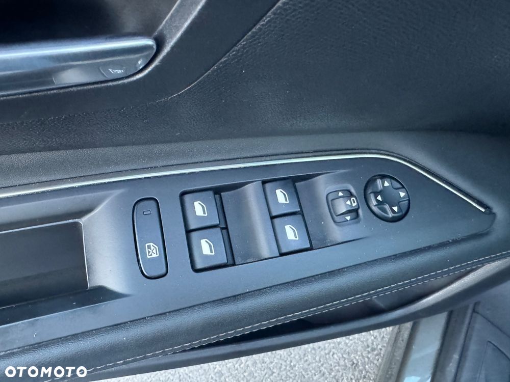 Peugeot 3008 PureTech 130 Stop & Start GPF Active Pack - 12