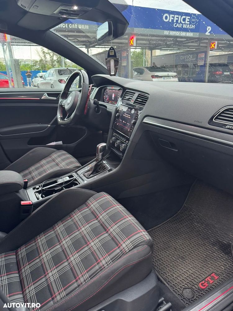 Volkswagen Golf 2.0 TSI DSG GTI Performance - 2