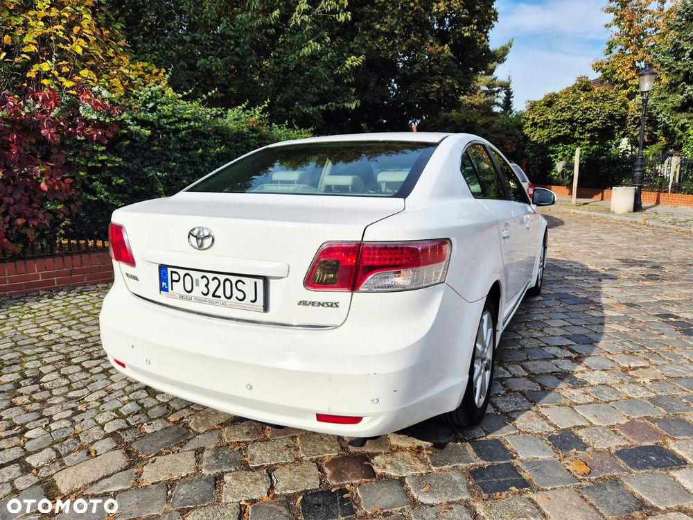 Toyota Avensis 2011 photo 4