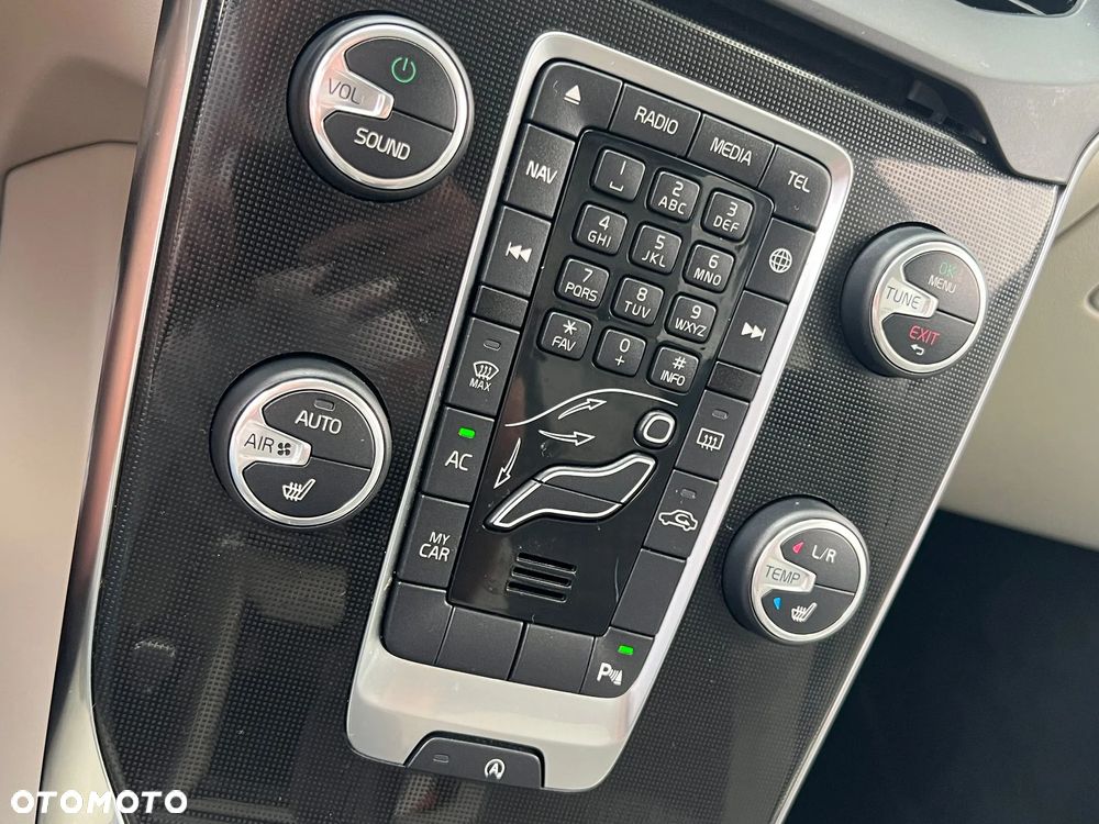 Volvo V40 Cross Country D3 Momentum - 9