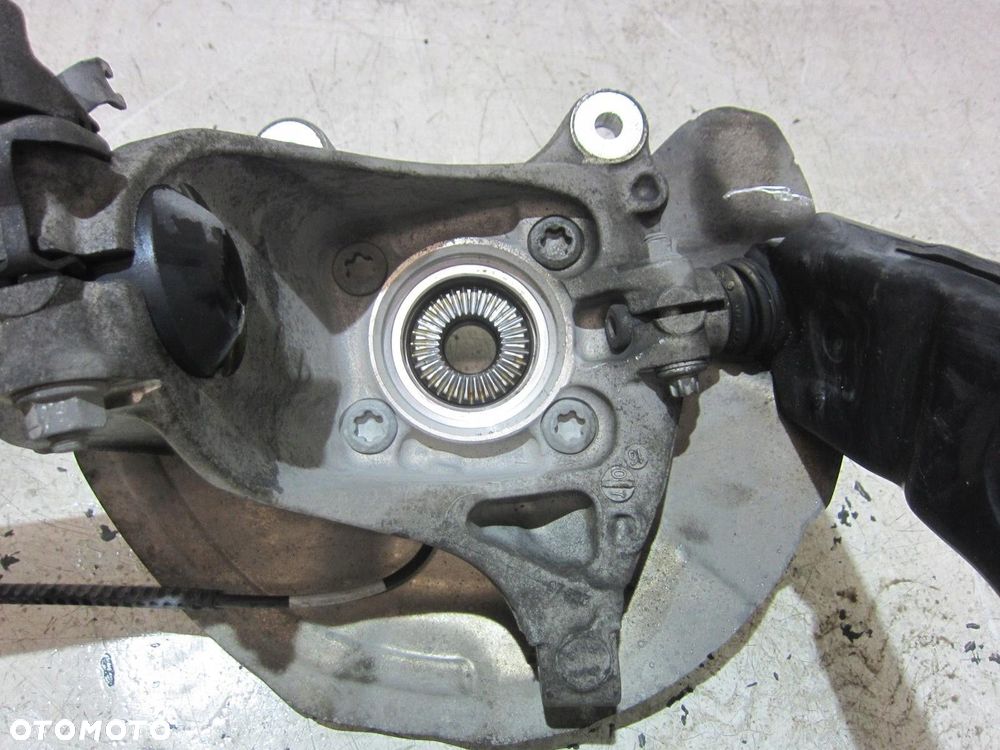 BMW X1 F48 ZWROTNICA PRZEDNIA LEWA 6876645 WAHACZ AMORTYZATOR 31216876645 - 6
