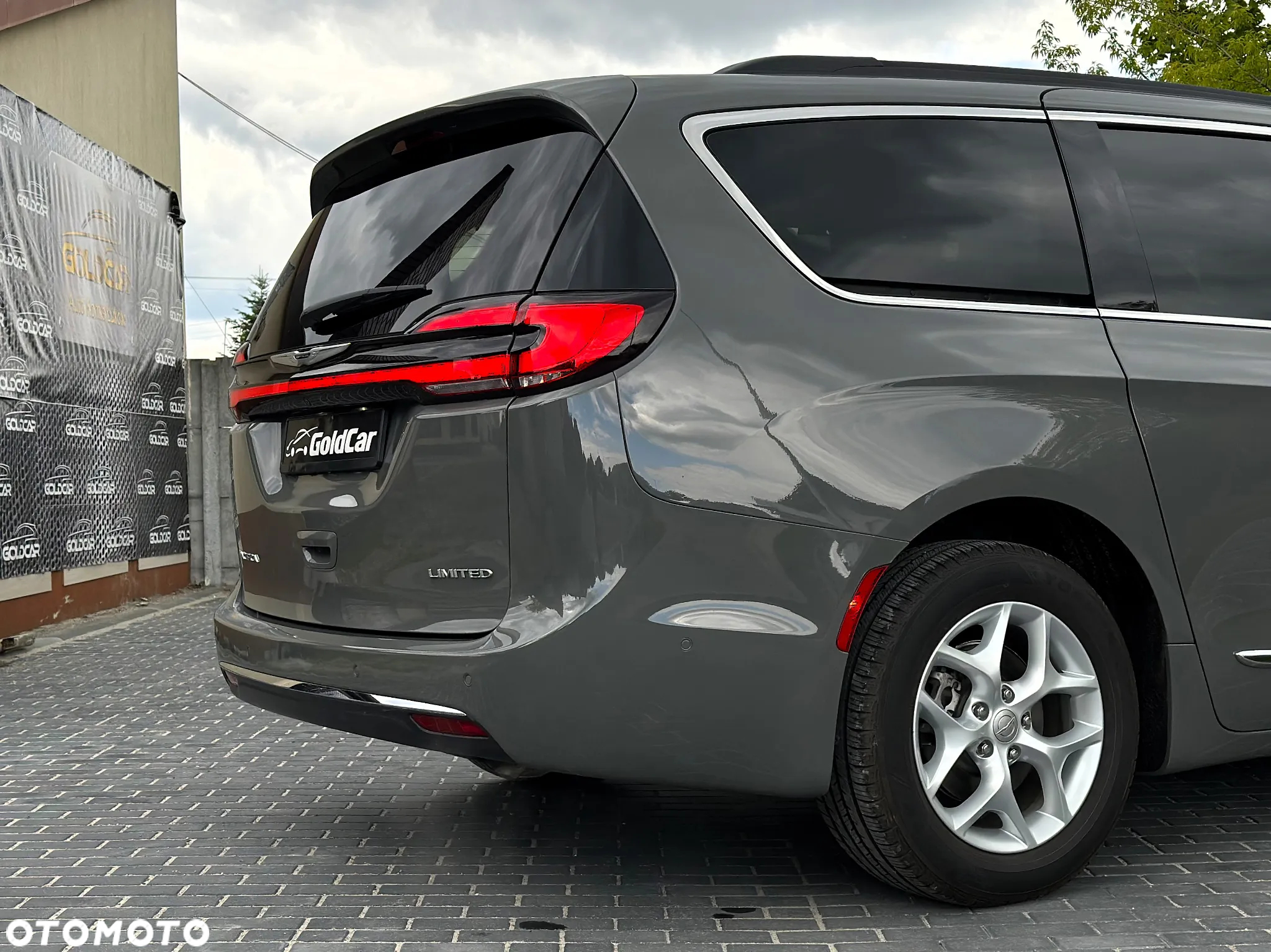 Chrysler Pacifica - 7