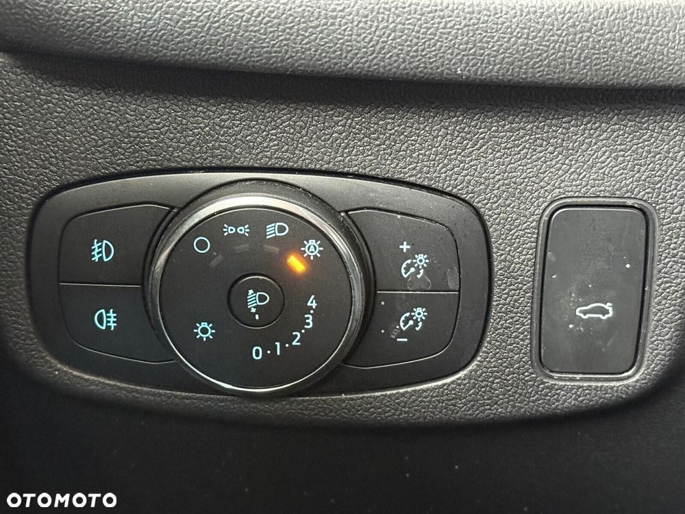 Ford Focus 1.0 EcoBoost mHEV ST-Line X - 29