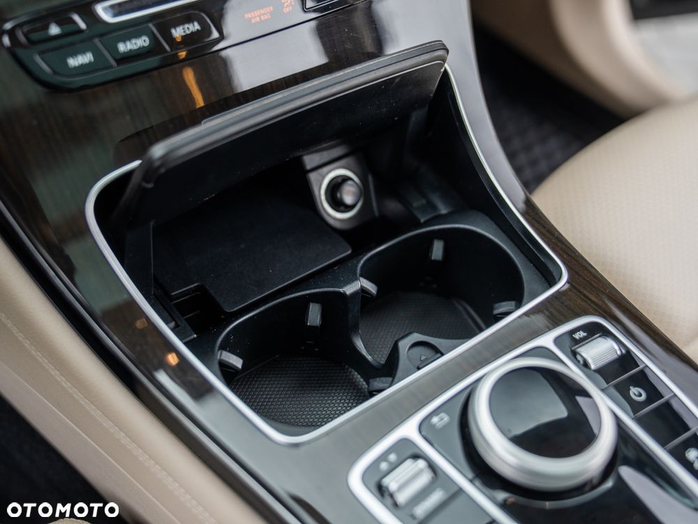 Mercedes-Benz GLC - 33